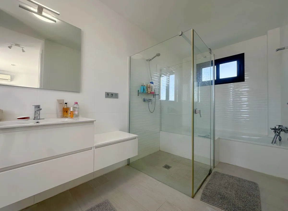 3381fa75-5705-465b-be3a-19ddf64f964f