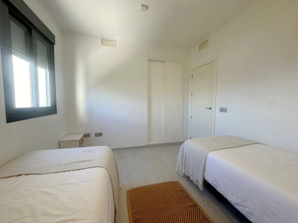 ec003082-358f-43ee-92a3-4d8ac9f6bf15