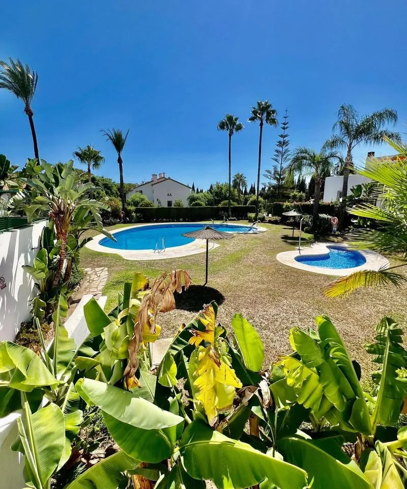 Elegant 3-Bedroom Corner House in Las Cumbres de Nagüeles