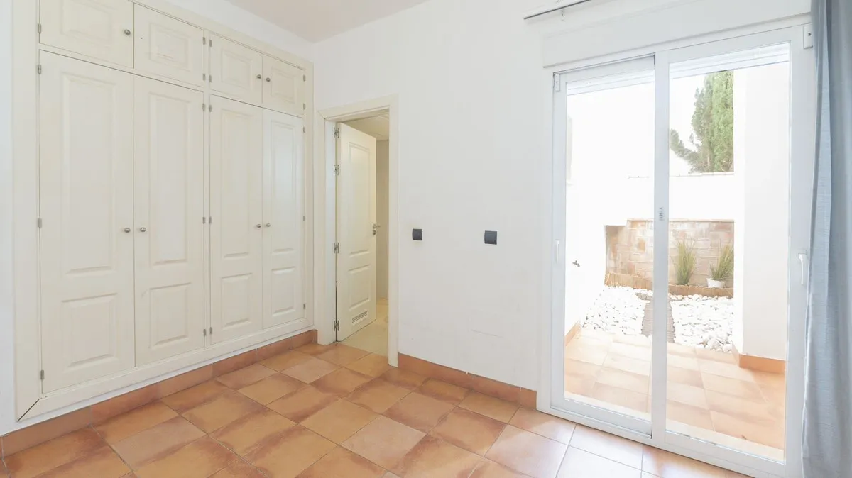 76d6eeb7-e6f6-41fe-b68f-e8455987c91a