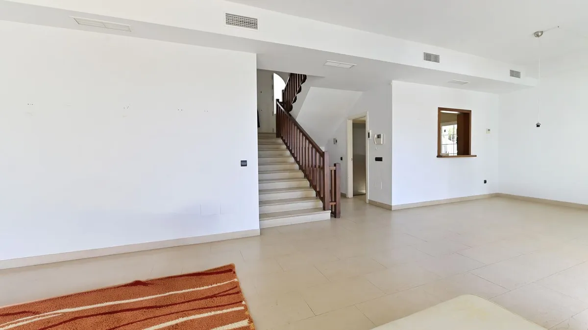 999b0e4e-8119-489a-85b6-76fb95016c84