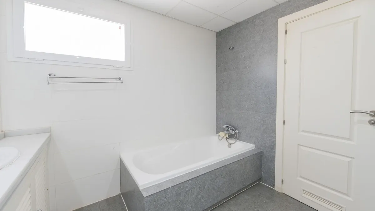 aefa644a-e27b-42c8-a920-9393aa74d3f4