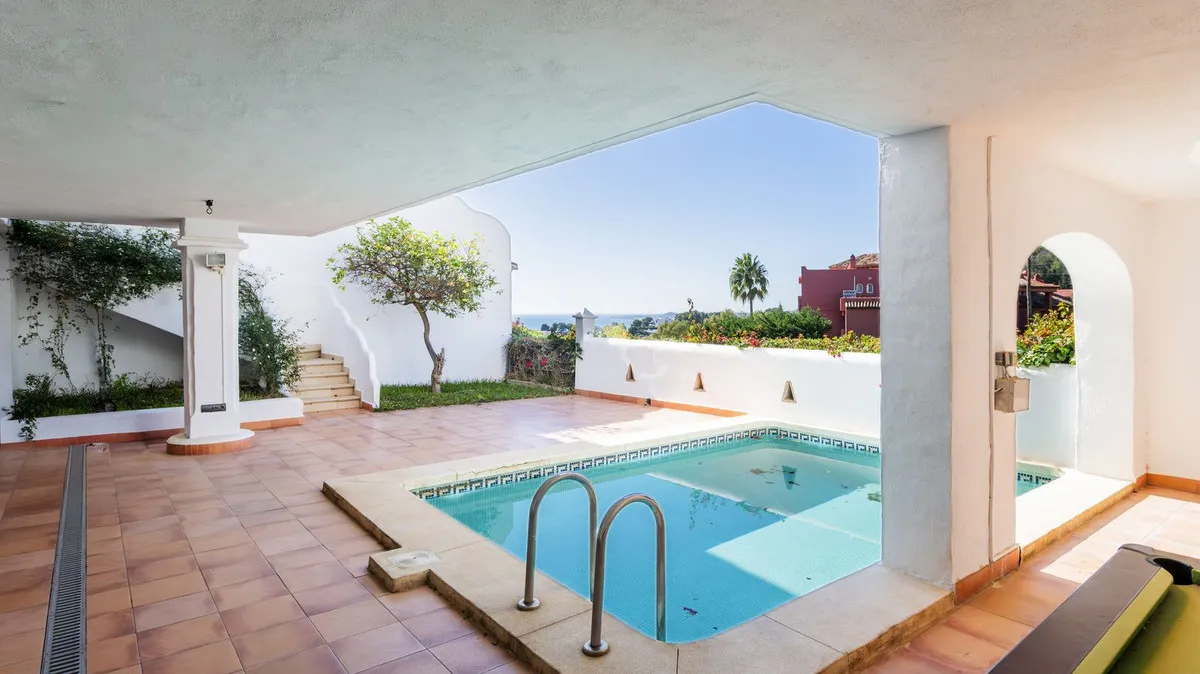 e1fcfe5e-f2f3-4a0d-b475-ce3870959ee5