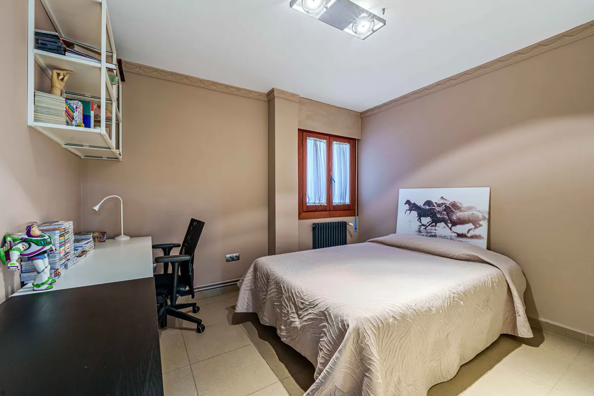 b9a342f9-3738-451e-b548-d4ebdf0af3f0