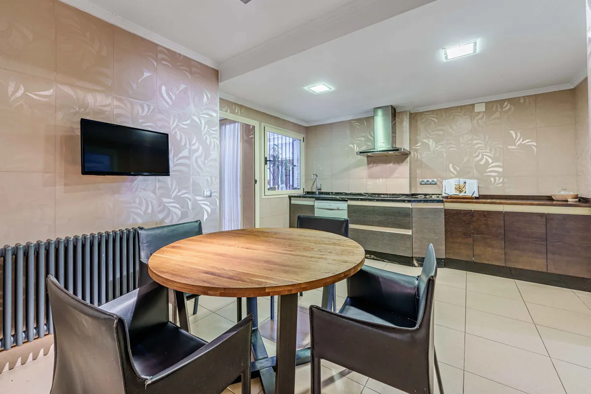 c557904a-e4d2-4bb6-9b32-0706aa8075db