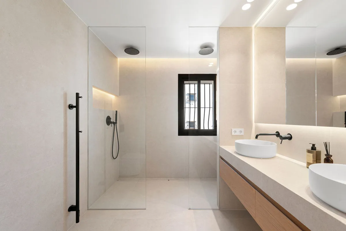 b9c2cad1-4ff4-43a5-9d06-bc92aa0ee670