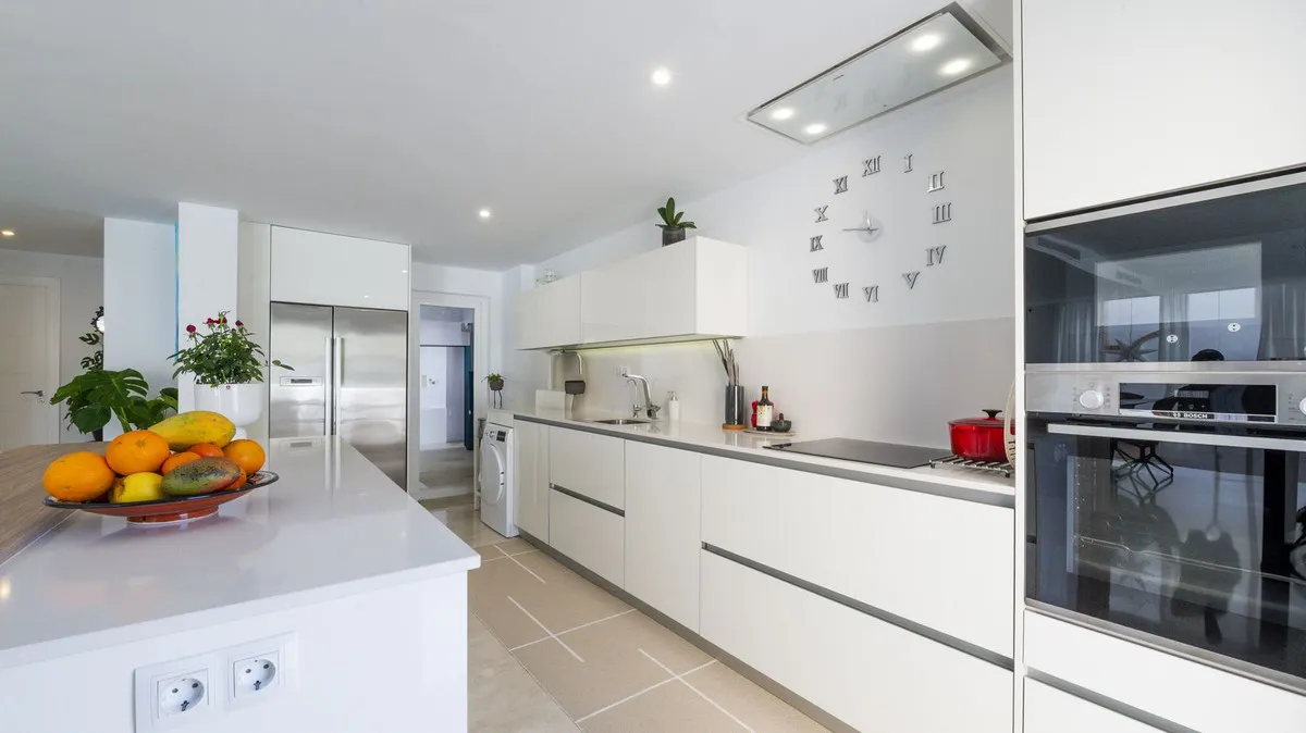 42d673ee-4c97-45f1-8239-48041bfdc869