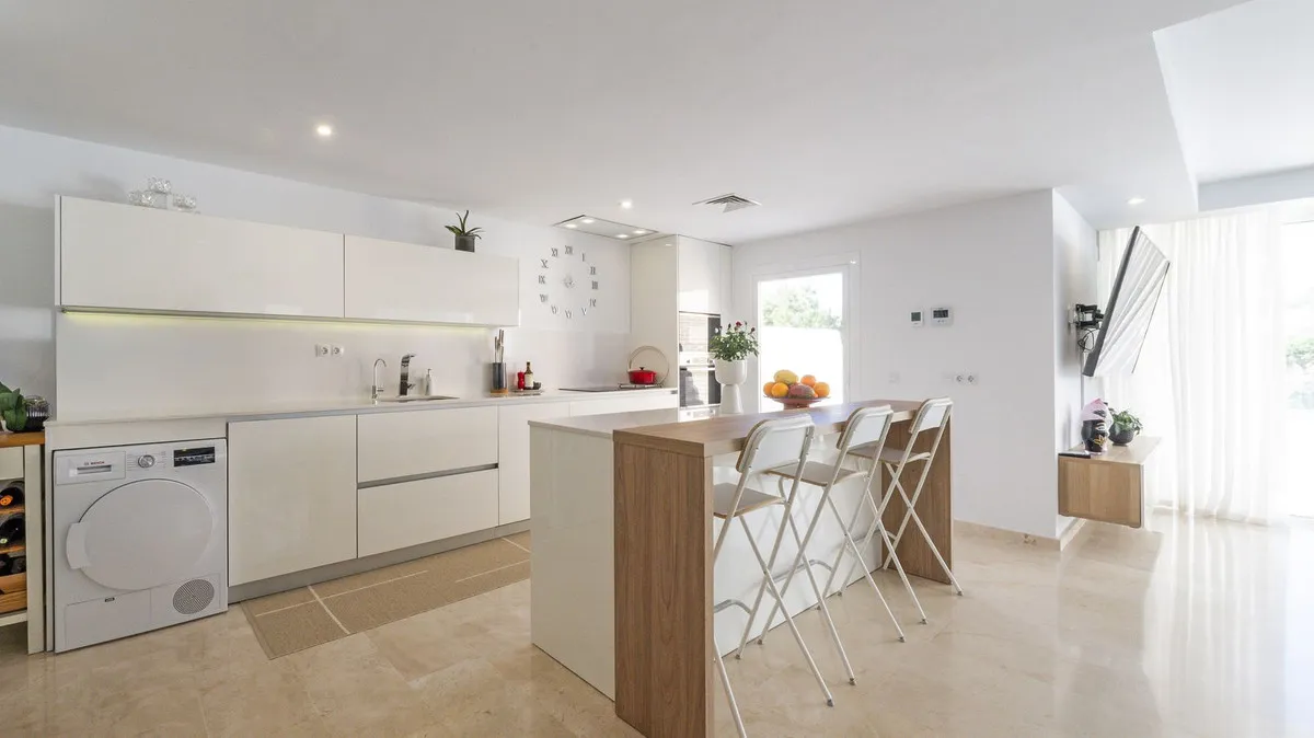 7a97aa29-ee4b-4b7b-95c2-553fbe9d0988