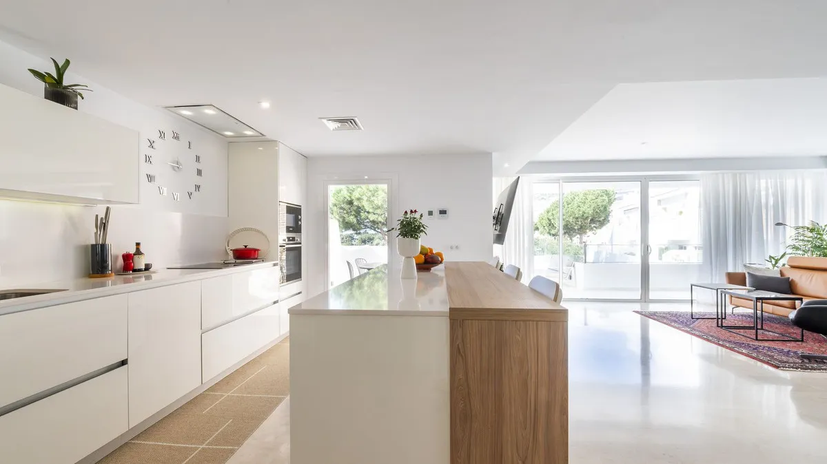 a23af852-14be-48c8-a658-0bdf3e3d2005