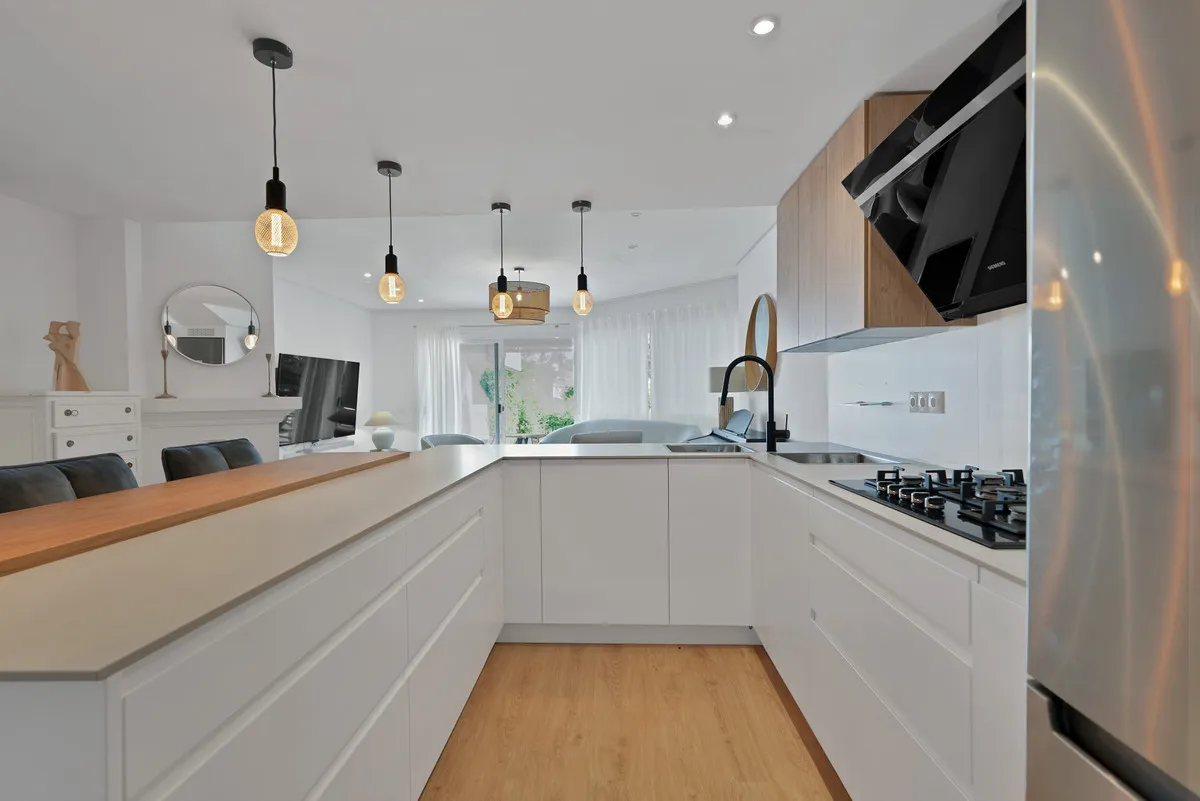 41ee6ed3-e84e-44d0-9e28-3afb79a9c1e0