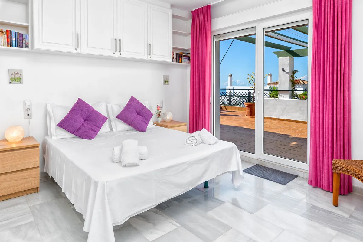 8cc1c5fe-2f18-4a22-8b12-587549926418