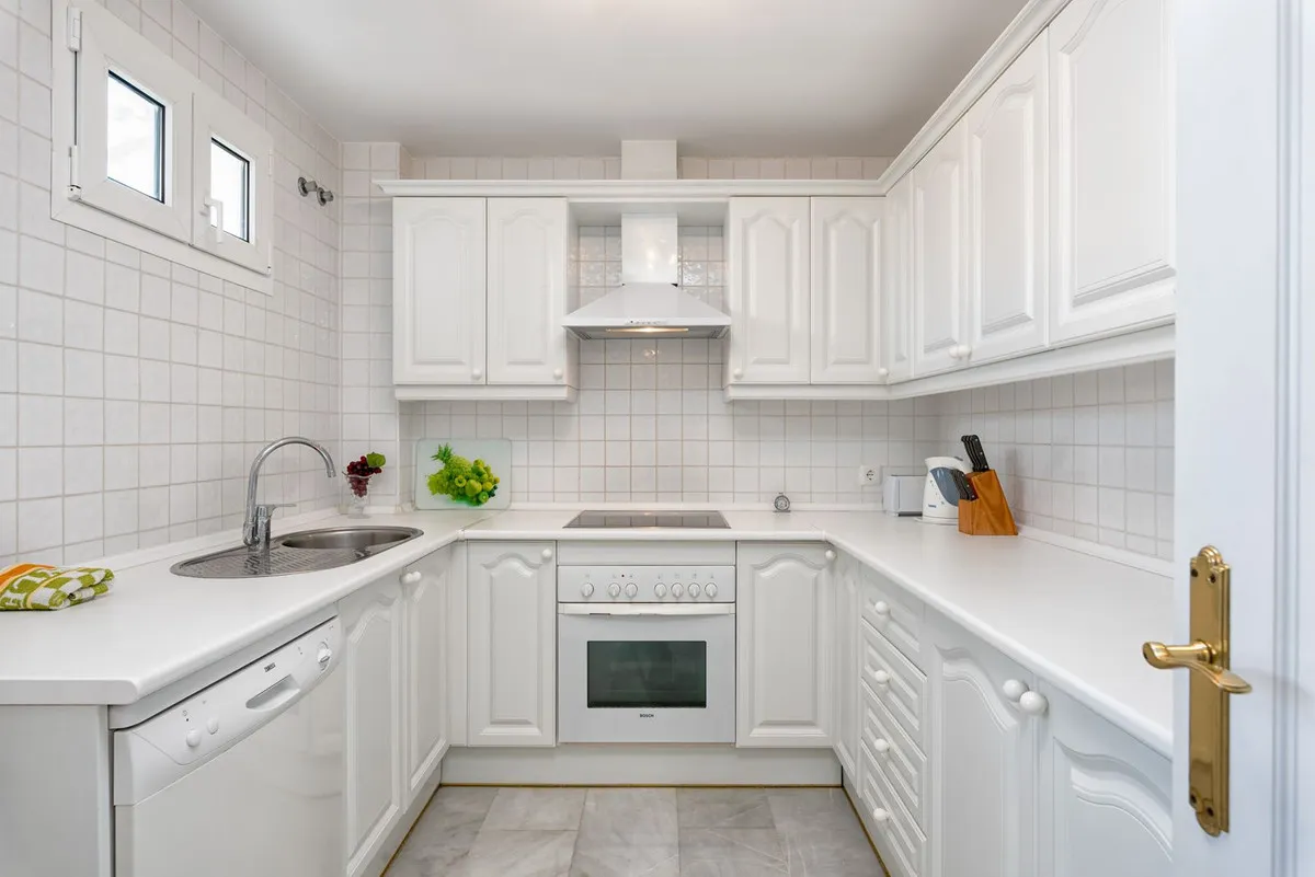 f0b14838-d6b1-400d-ac61-24a1694d83c4