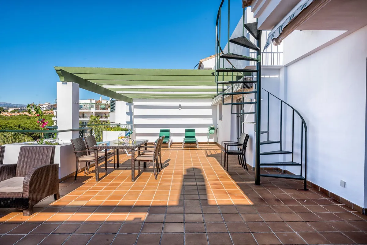 f9a9d62d-c247-45a2-8435-5474d80ba259