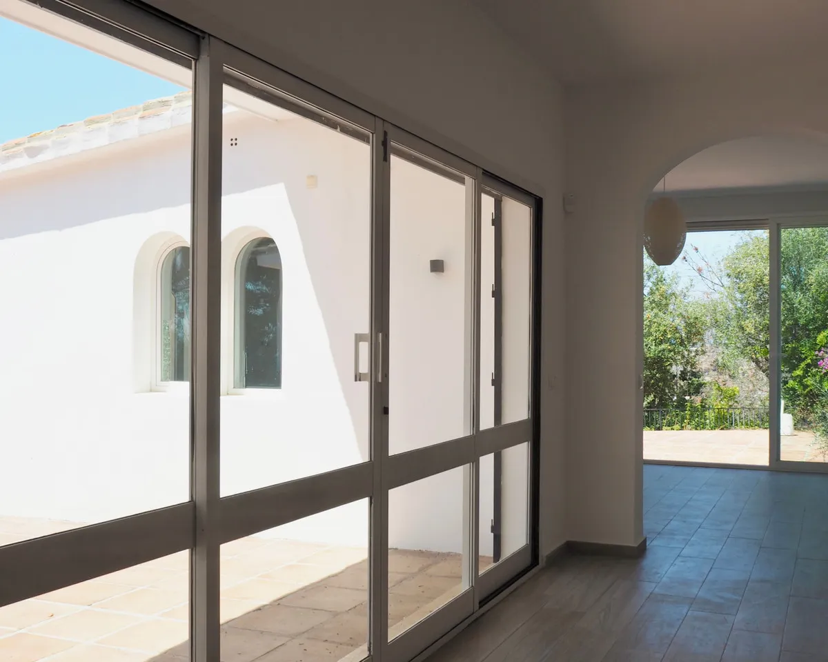 4ed8c2a5-fb78-4afe-94a9-ee71952ab30f