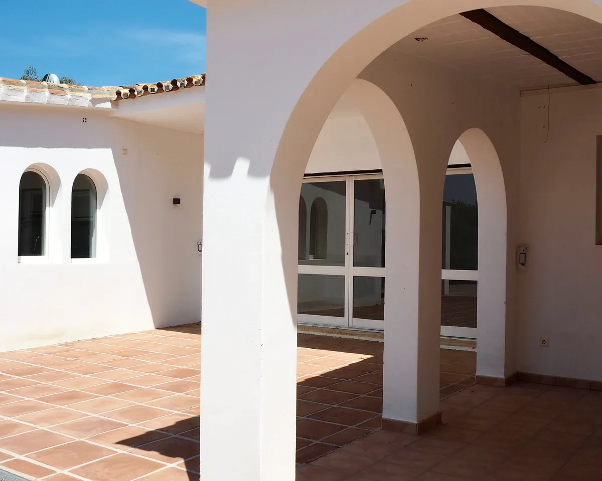 5e7fbbe4-0784-4043-a962-1b0c2bb7f381