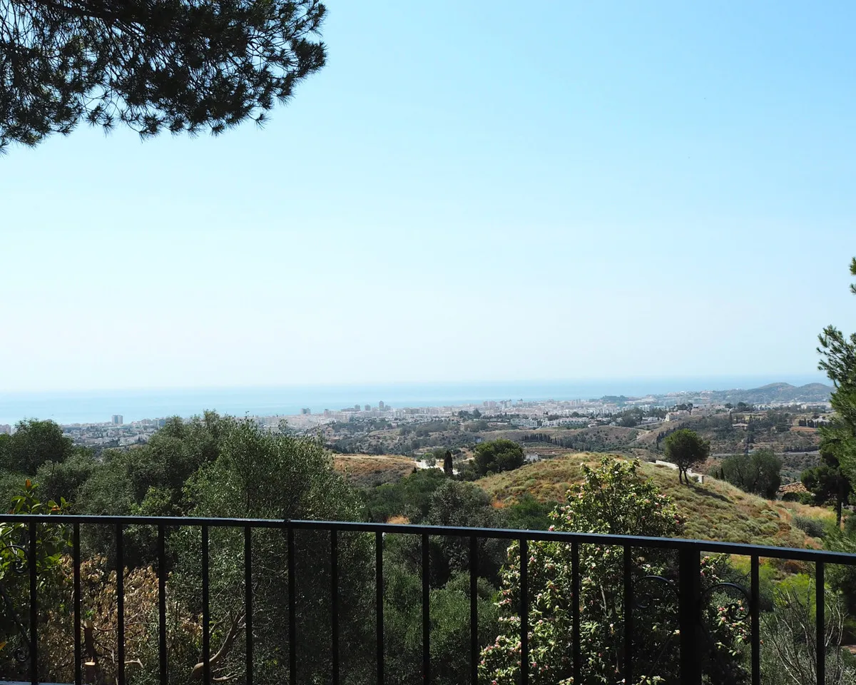 ac42baf1-3933-4dc1-a690-776324d83499