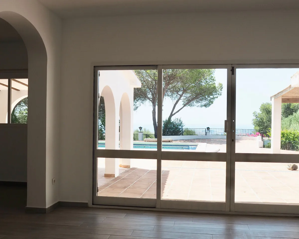 f4212386-dd9a-4c95-acea-d446bd913d42