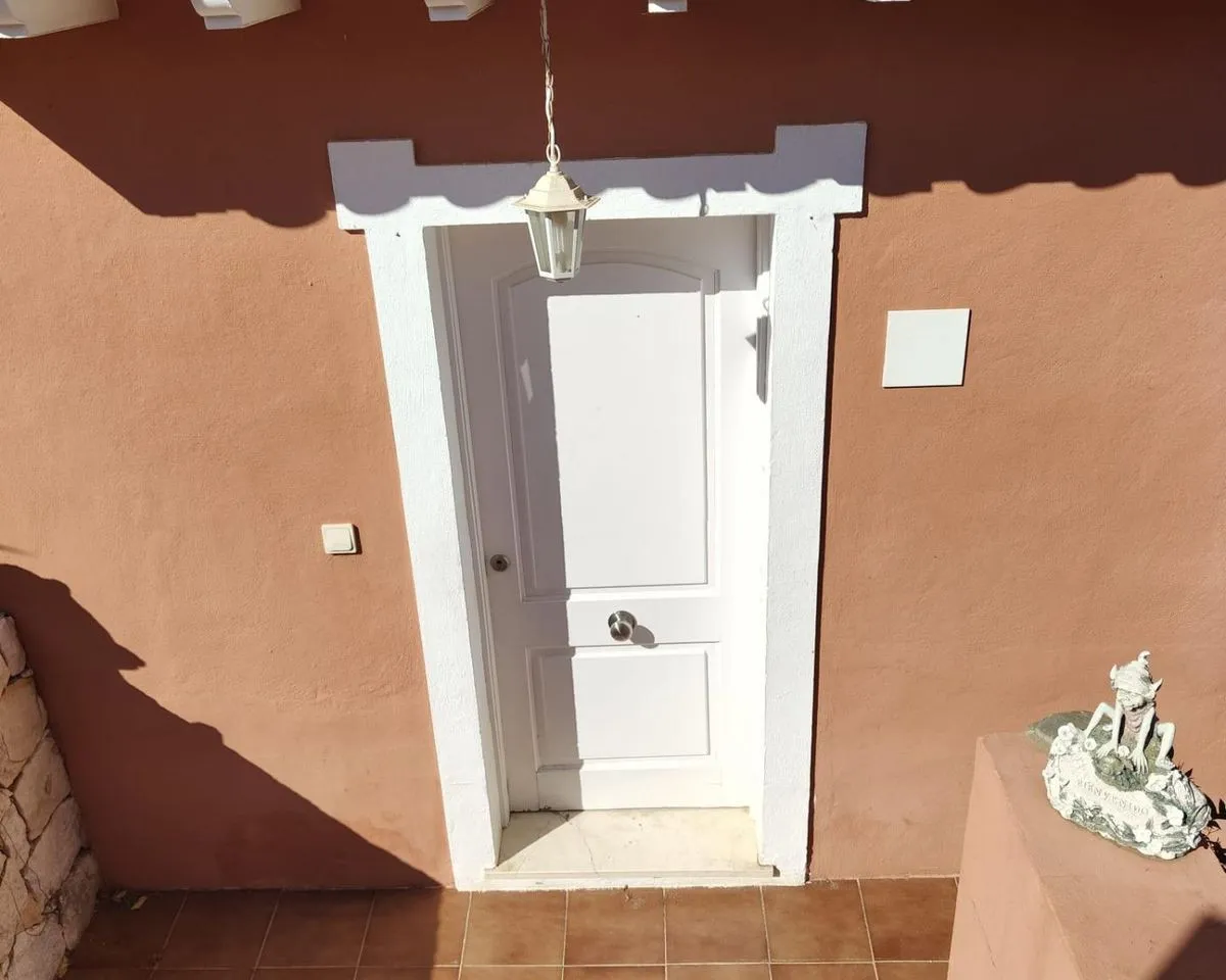 a14725c0-754e-4d2e-86f1-0e7b49d1746f