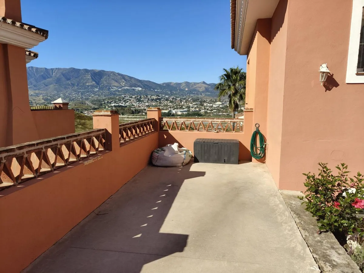 e1494311-96a0-4bb3-a5d3-88184efa3a31