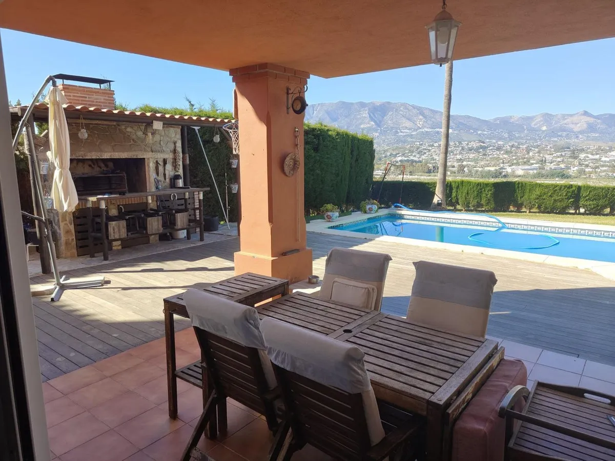 e2324824-a99b-4d25-b66e-211a3d6a39d0