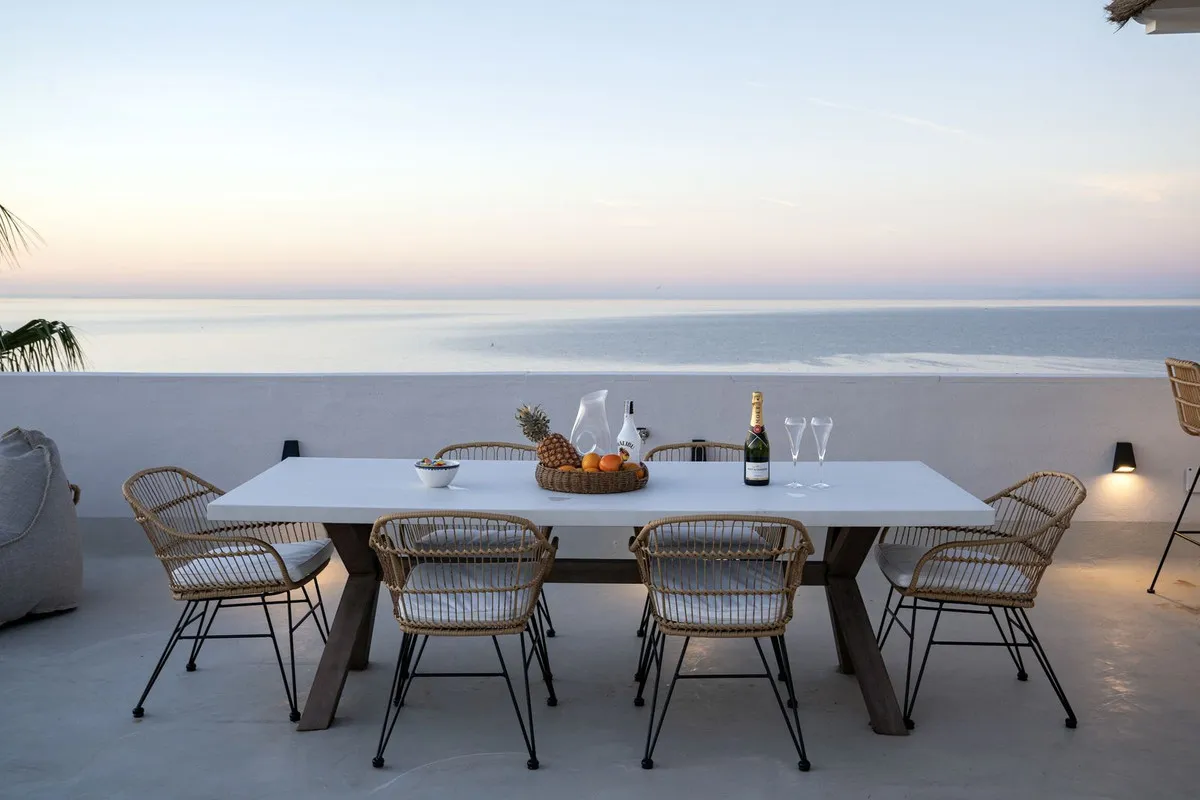 c417e7e1-a9a5-4067-bc4b-78b9c69c0593