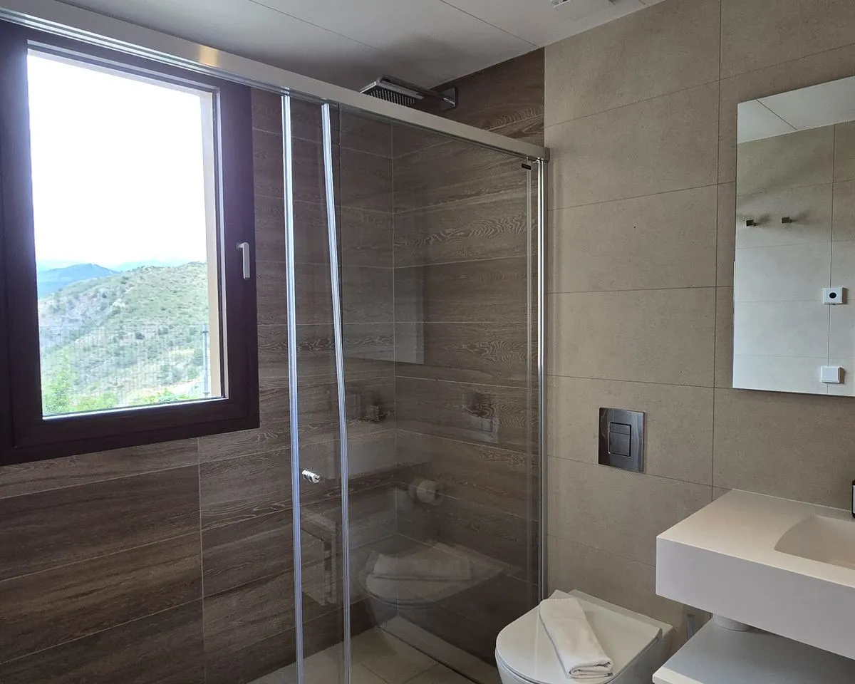 5a1b4dfa-a024-44da-86db-24ff3a668d4b