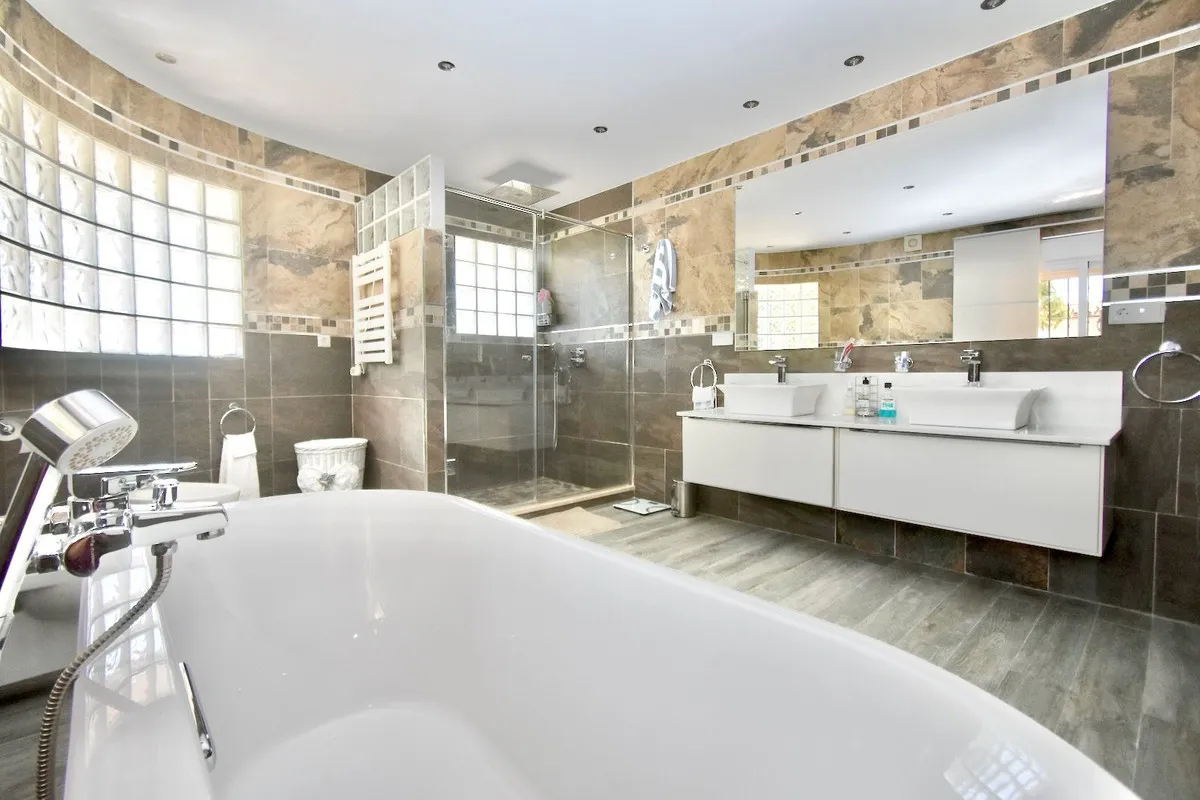 277601b4-93ef-4b1f-a6e9-1b9969551b66