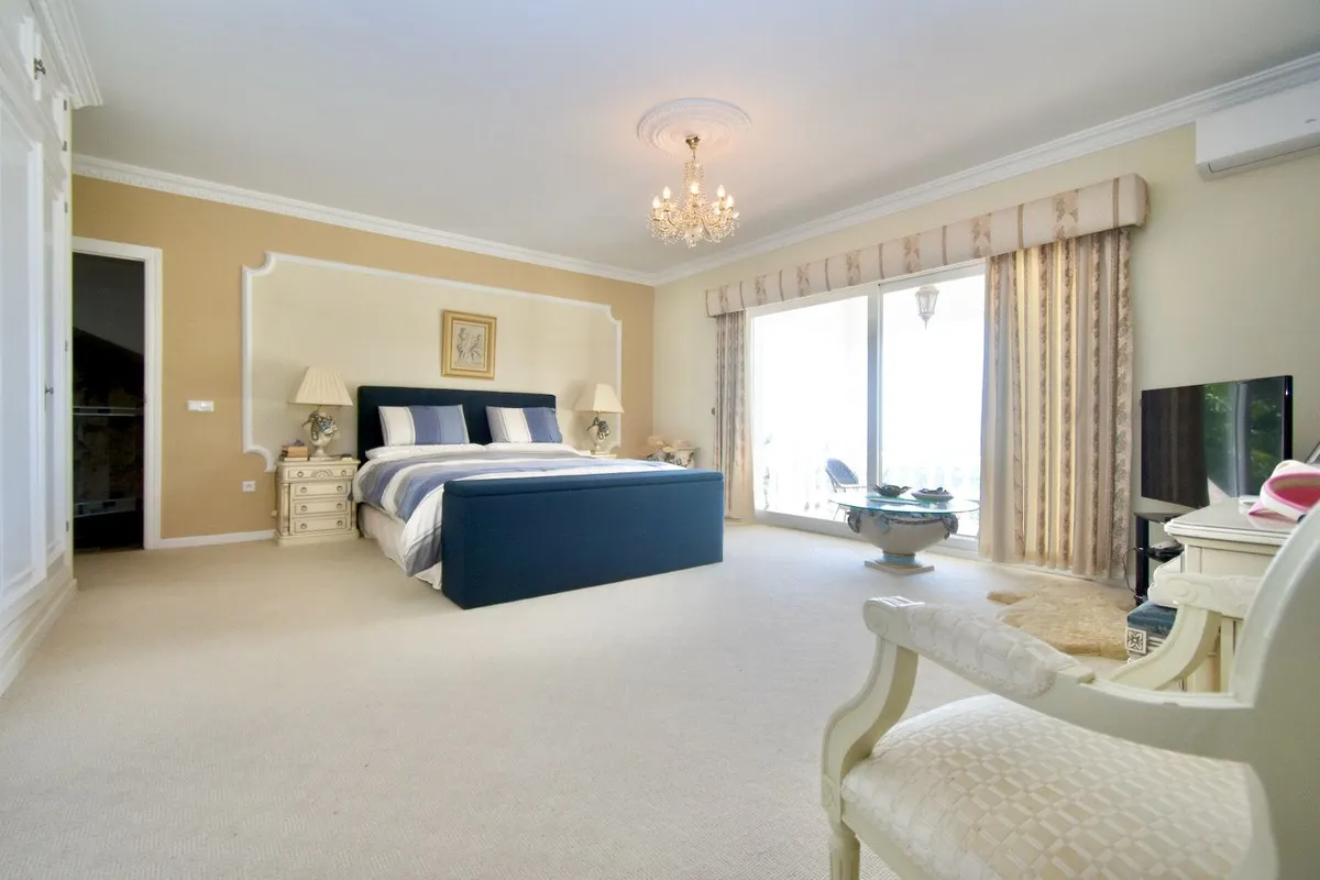 32b8081b-716e-4ebf-b6ec-e324ebc4274e