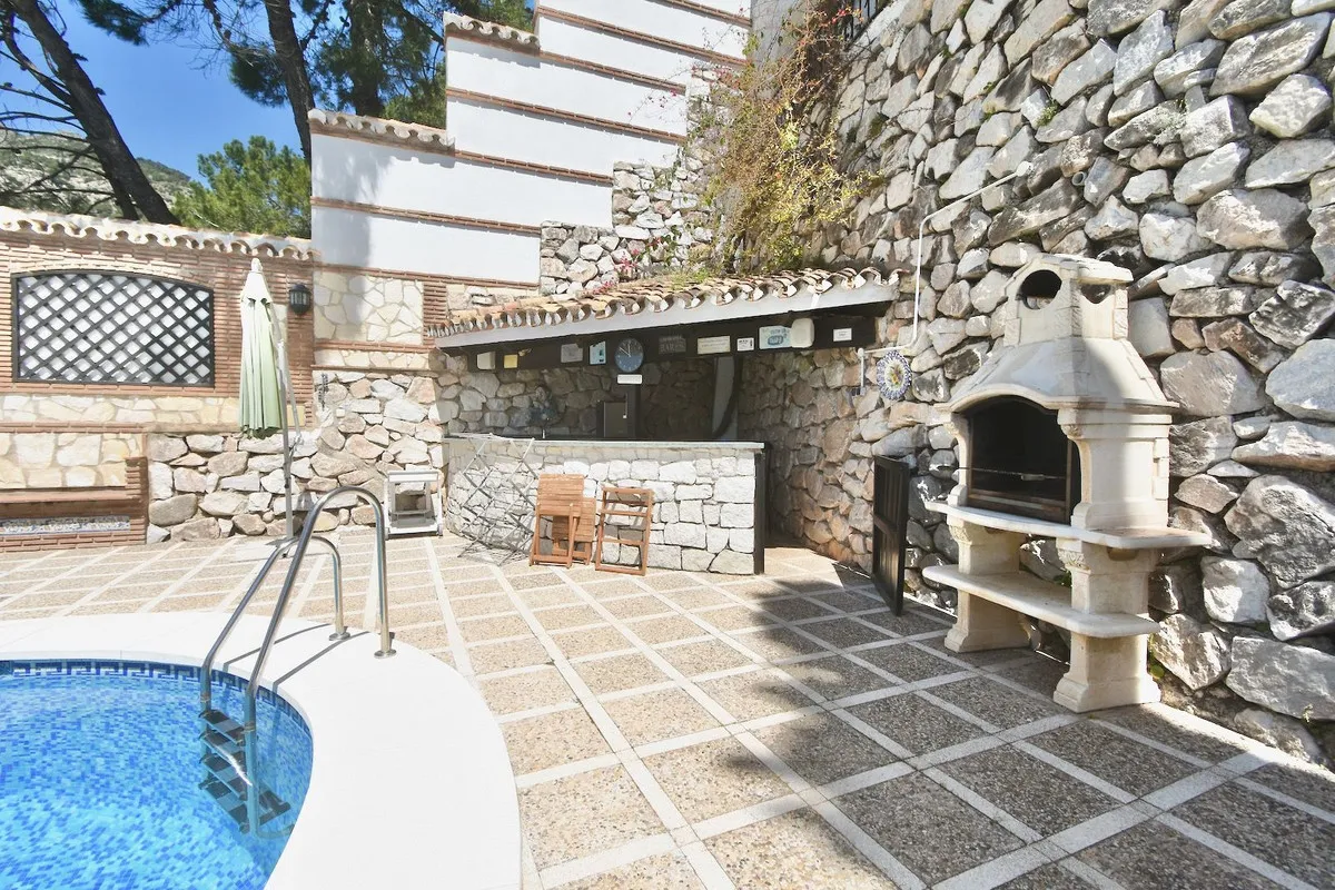 74bd2ac5-0da7-4504-9d04-8ac5f6d48879