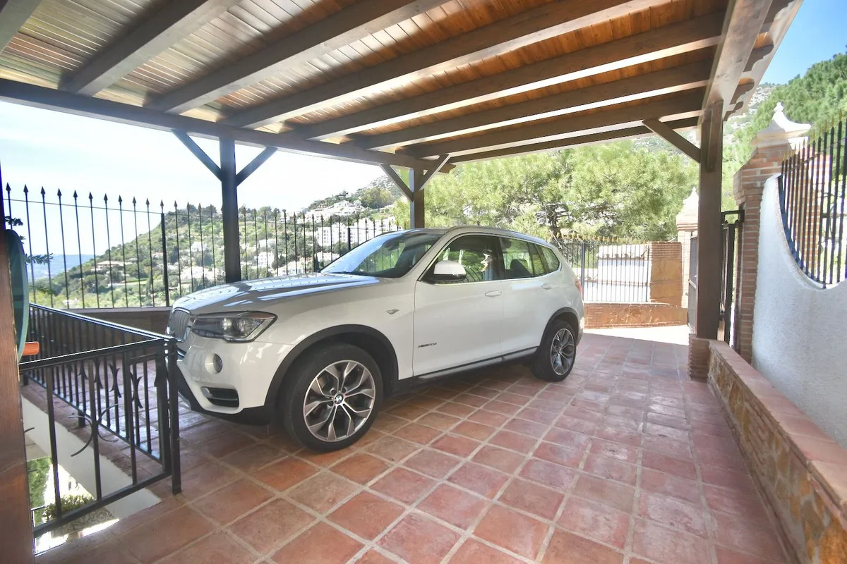 99d2853d-eaff-476b-8236-6f1b642a60fd