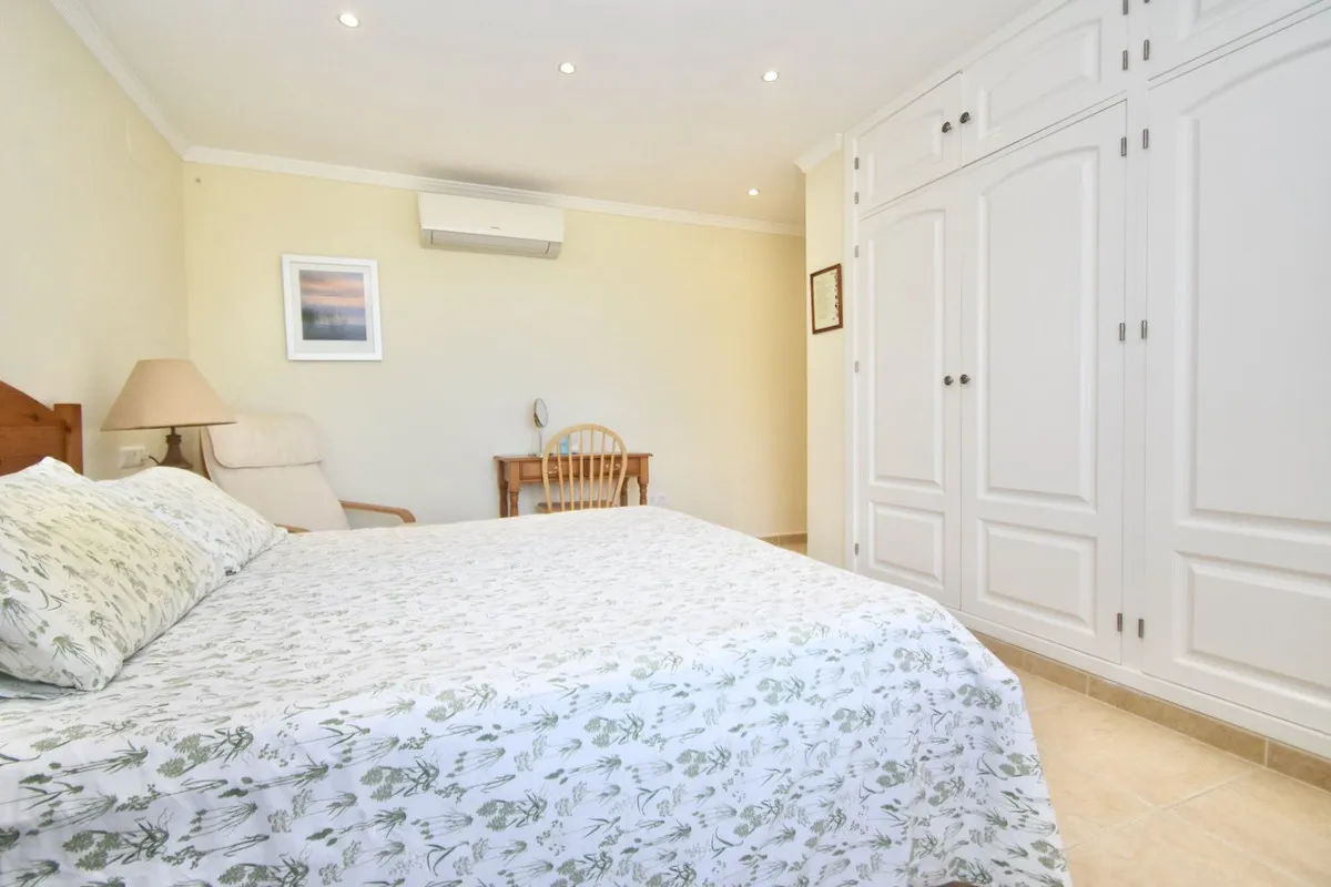 ab9ce862-ef4f-43f1-a200-50d56dbfcdcd