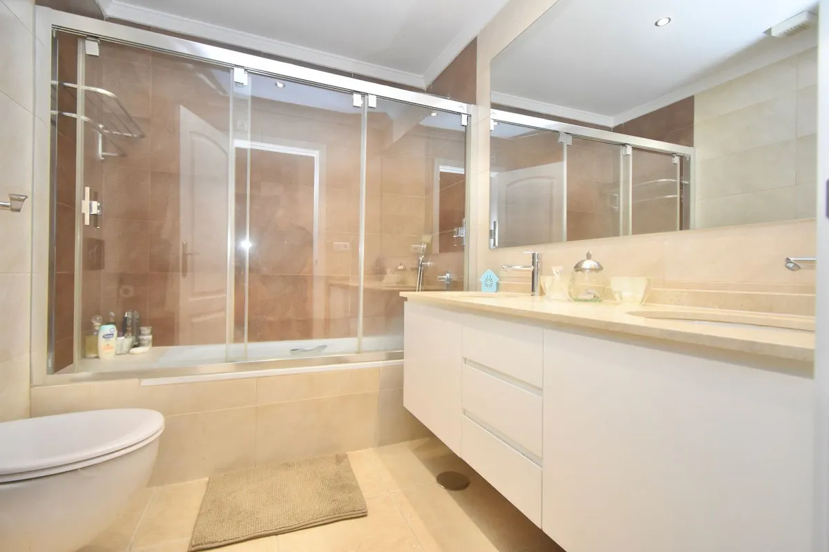 b945f5d8-0b3c-4629-8219-2321d0f177b4