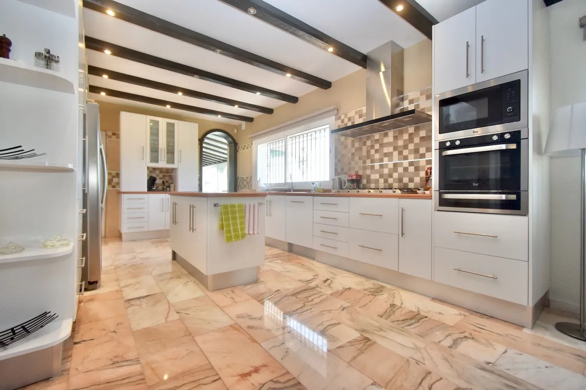 e20abcde-e97d-47ea-b763-4ecd8aa48abf