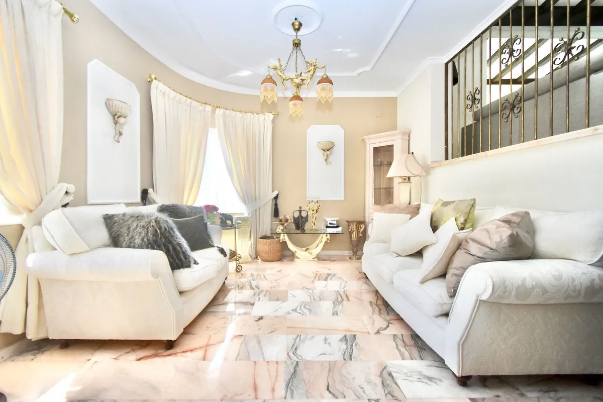 f7d04510-cb2a-4d5b-b741-1888730aa8d6