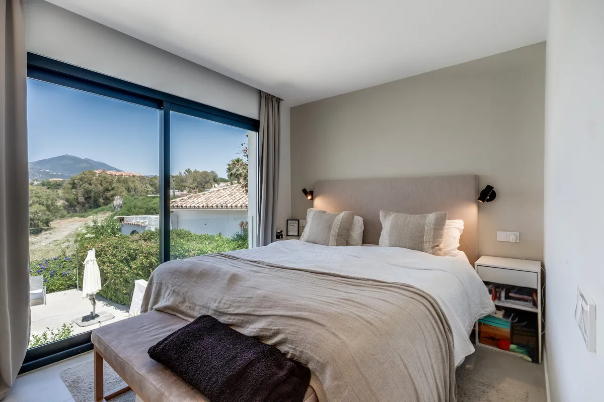 28aa7dc8-5f70-4867-a4f0-58733cc9c03f