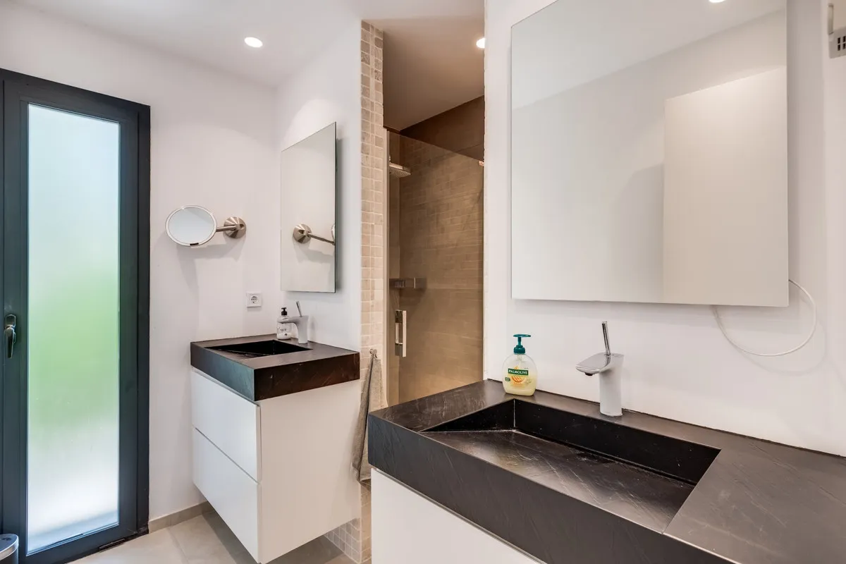 467c2a4d-f284-4f91-a4f6-4e25793cadb0