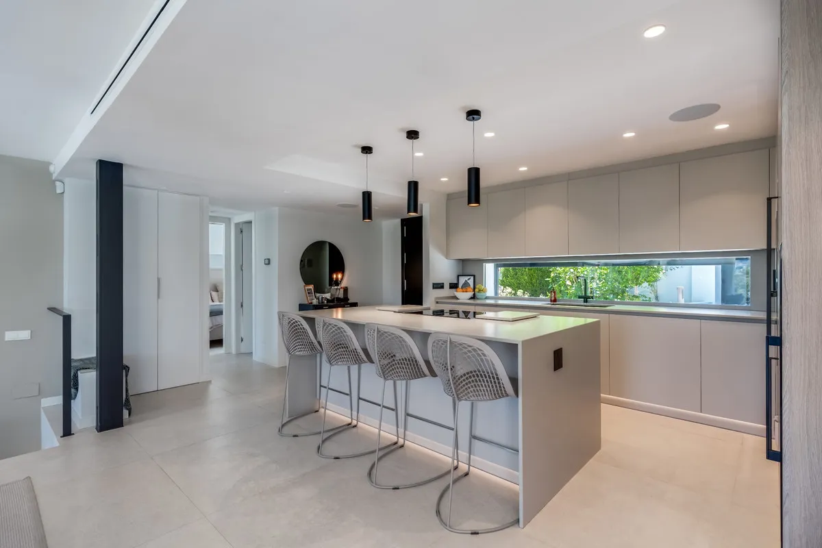 e5707f3d-7fe7-4017-8c76-1bf80a427e04