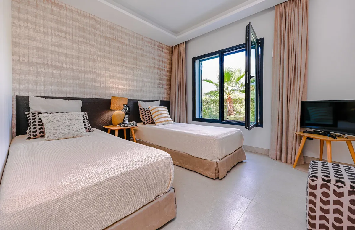 1be9effe-cf38-4841-b134-f48c13032a46