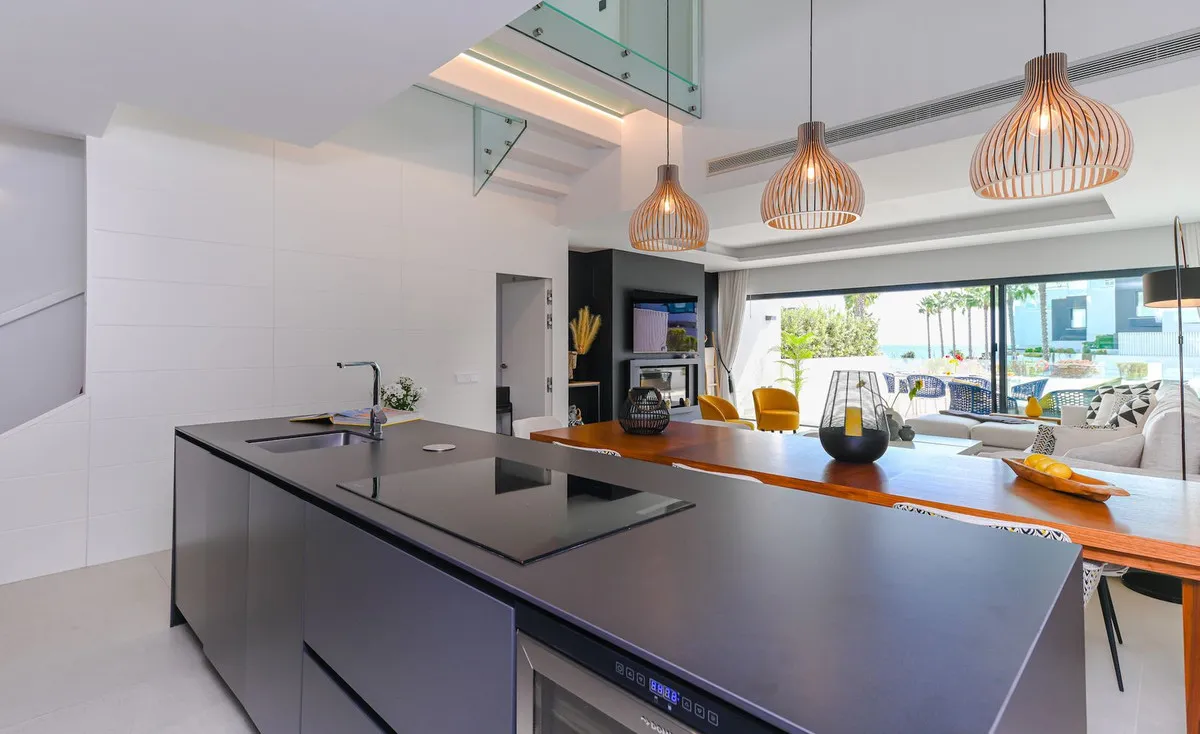 76d3ea64-3845-43ff-a0c2-8b99b843c7d2