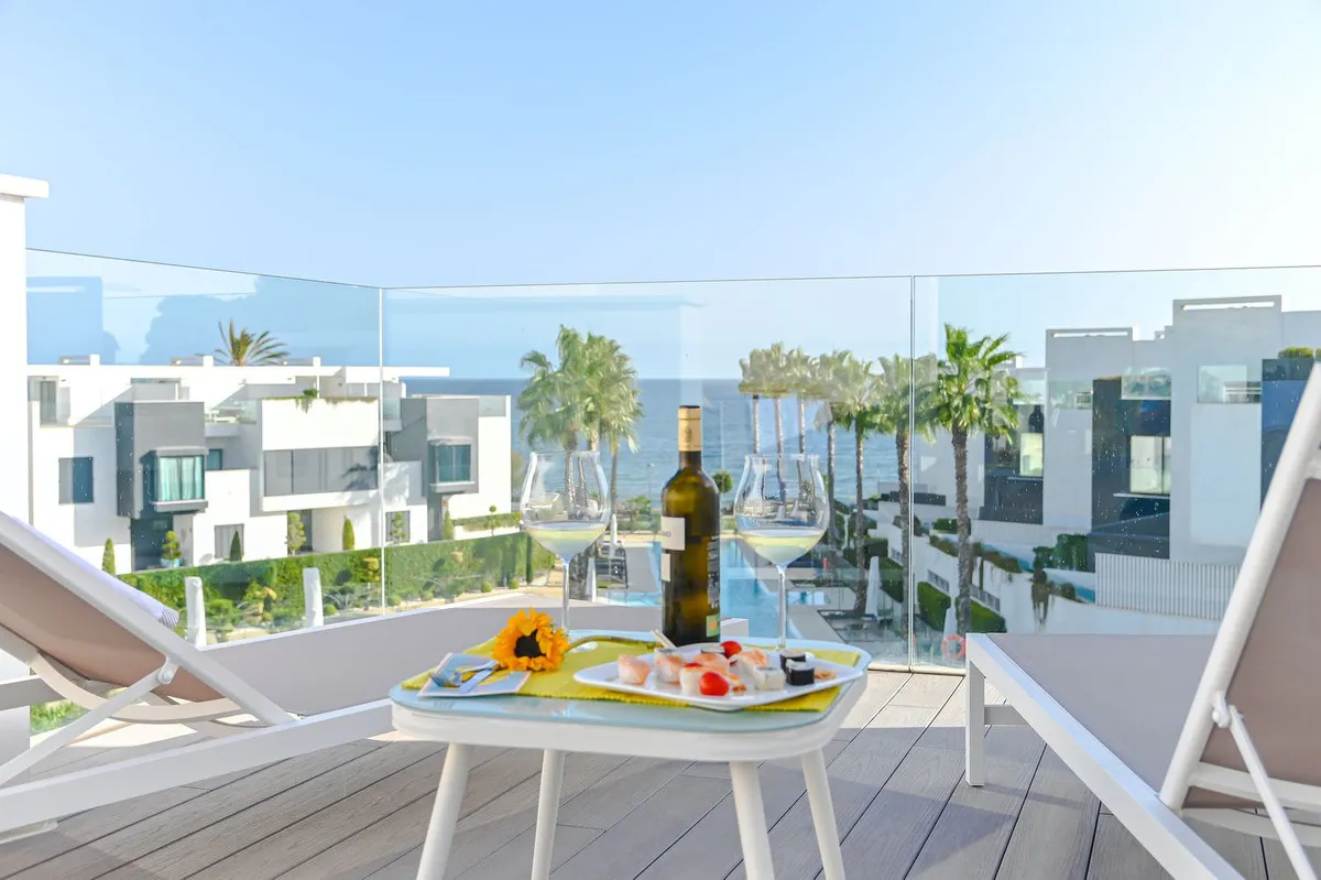 8e703ba1-4ee0-475d-a1ab-b349b4792a0f