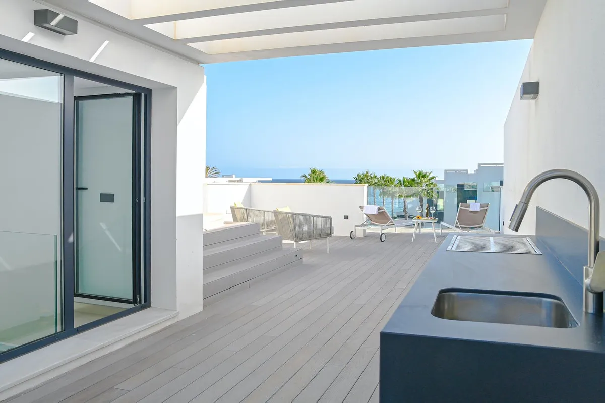 a9e5a2c6-2ae3-4a04-9a62-aa1007fd428c