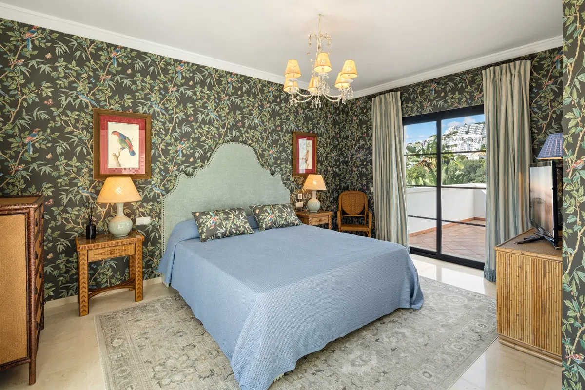 349ed4ef-fbb7-4f2c-9f8b-f3475401cb32