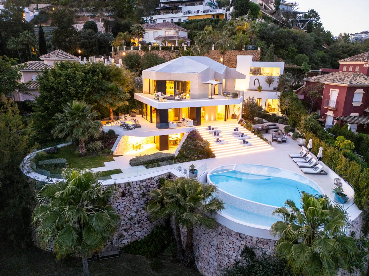 bdb69ebd-5a8e-4797-aa9b-cbbb3fab4513