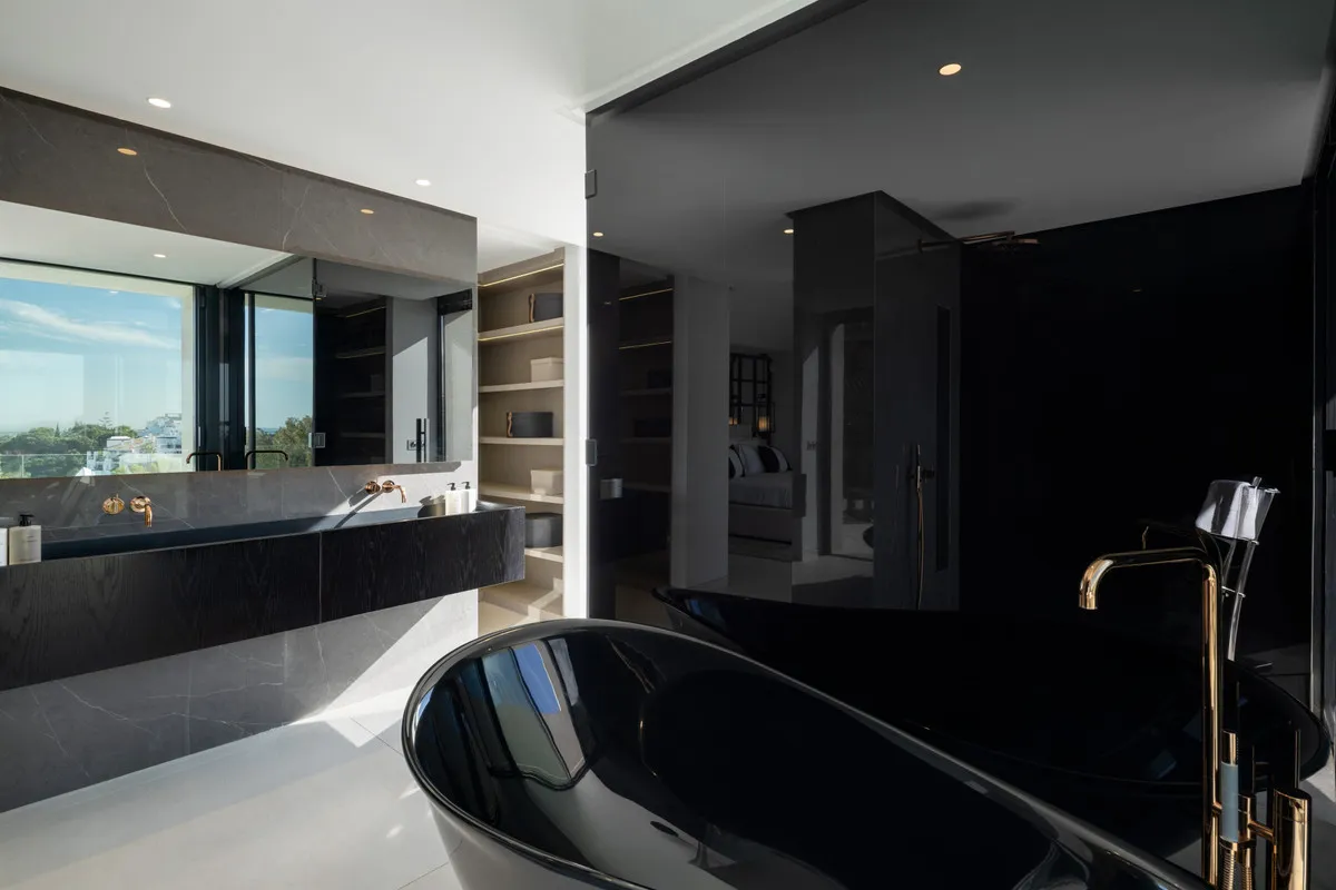 e3fcbbd5-f50a-4a71-b013-89c3c0b877b6