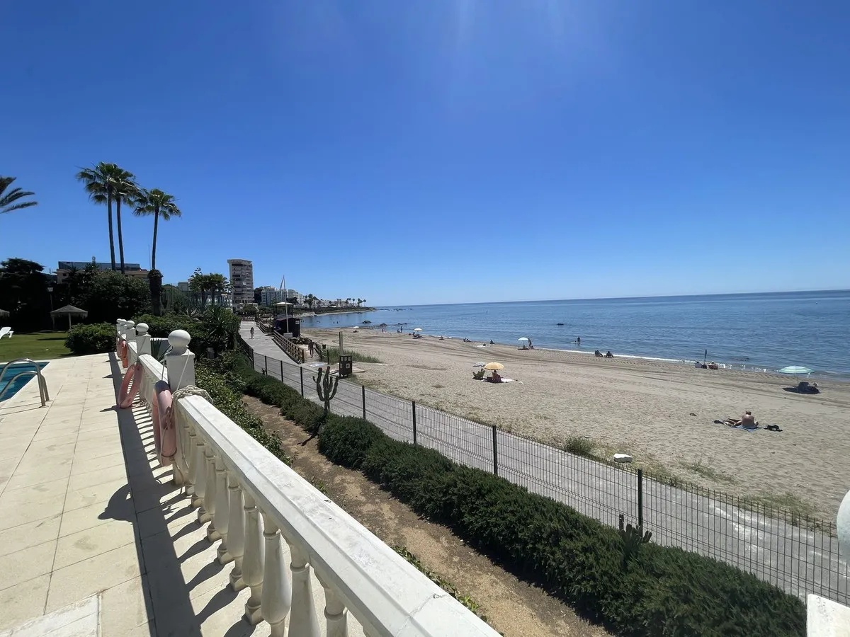 13044327-01ee-41a6-b25a-11974f8a5d24