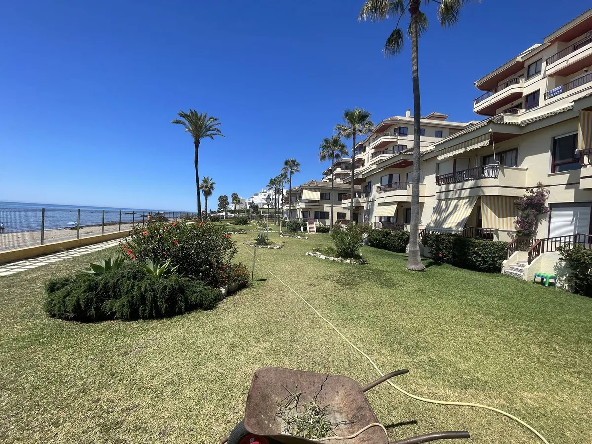 a1785c73-2d16-4a45-8f70-fdc76175e029