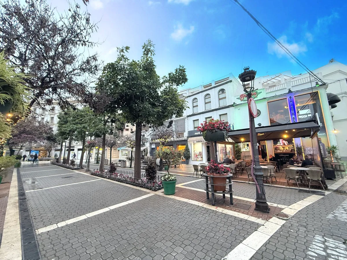 6dca80e2-3151-4adb-bbf2-48328992d2c5