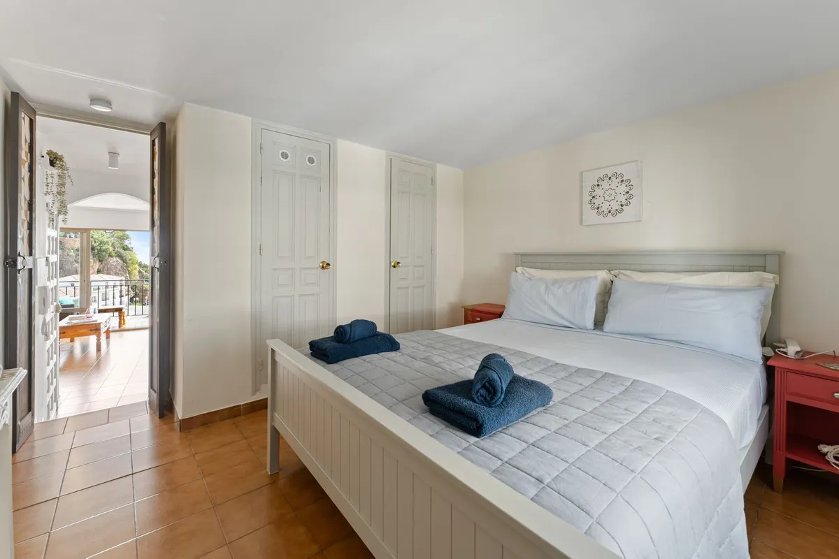 d801bb25-8c41-4c08-b4ab-681dd62e0f77