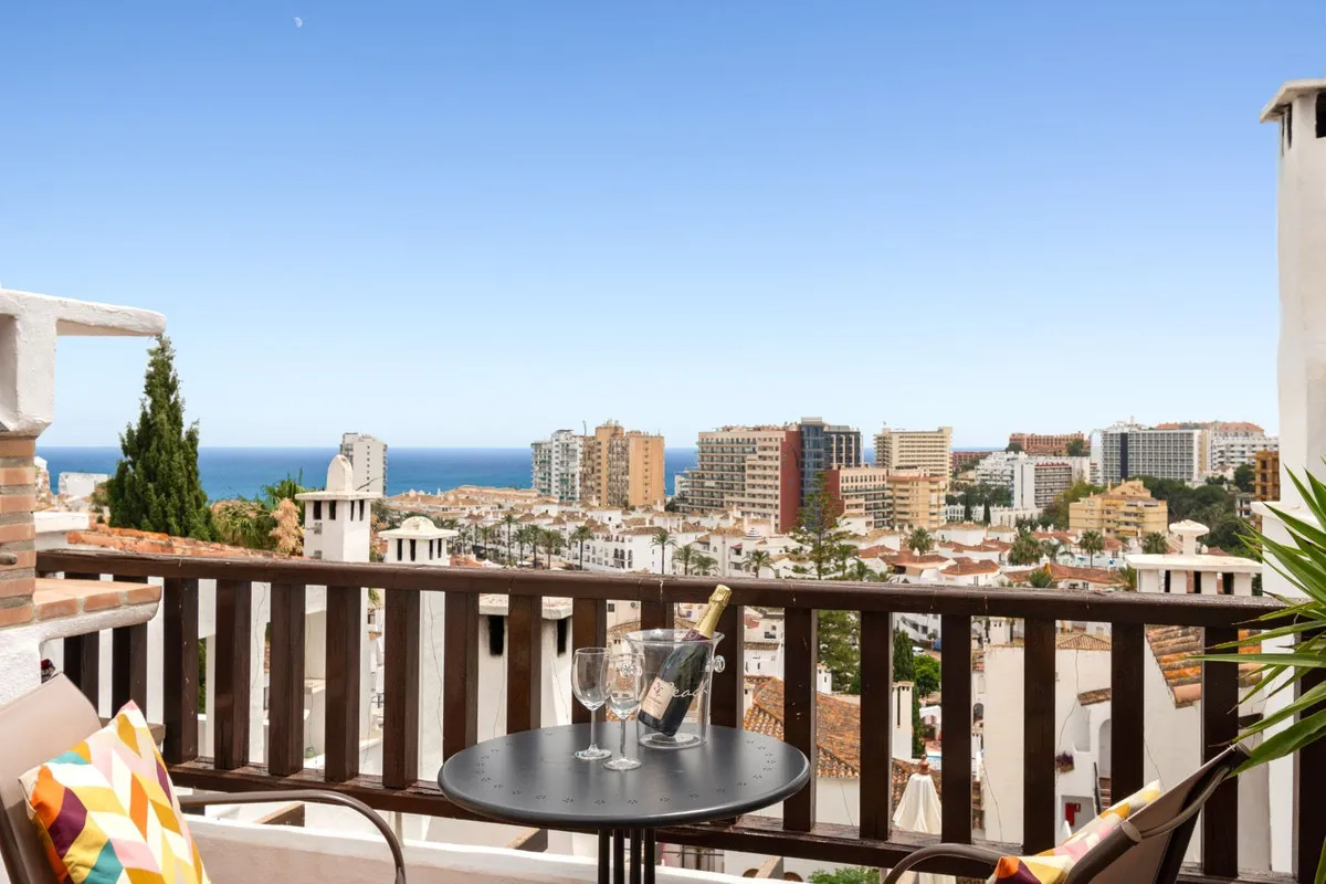 ad52d648-fe2a-463e-90ac-9e011533ab74