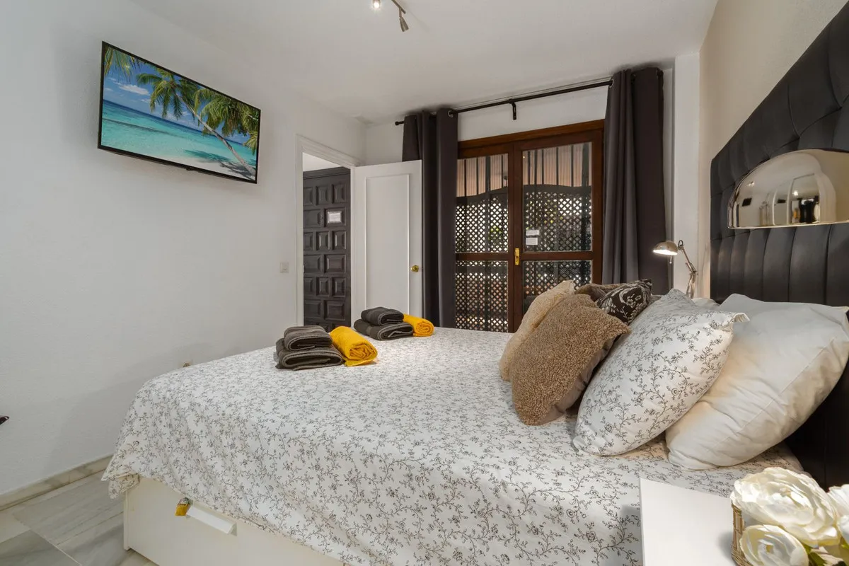 e2711cc8-2b6c-47a8-ac66-b9bc51378005